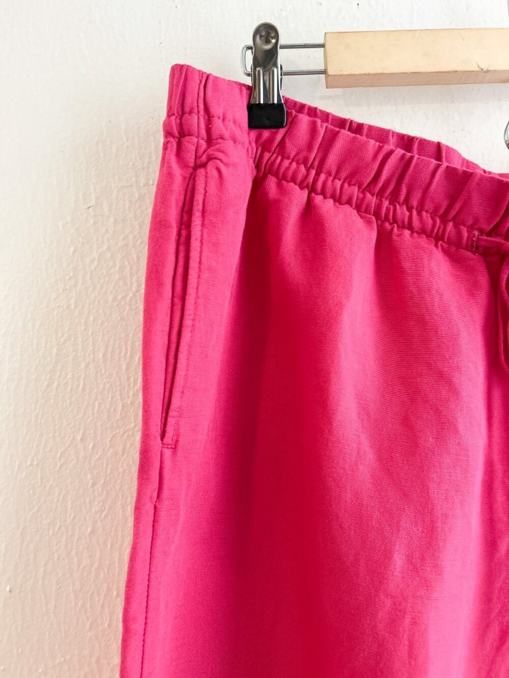 EUC Wide-Leg Drawstring Pants in Bright Raspberry - Picture 4 of 9